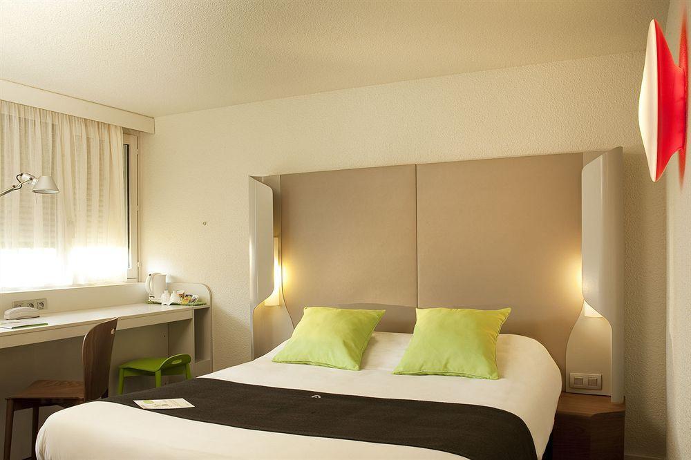 Campanile Hotel Auch Room photo